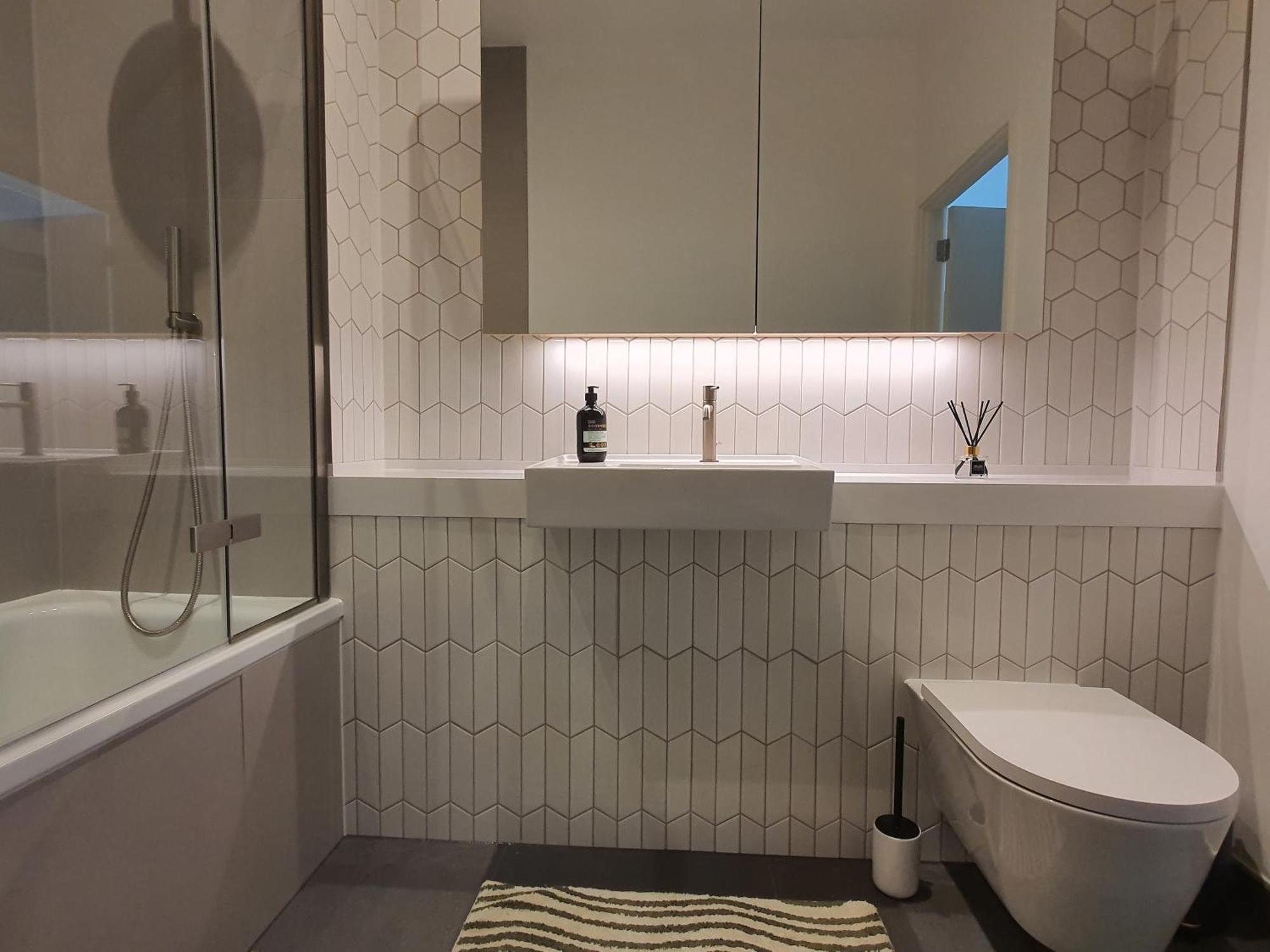Cozy Room With Private Bathroom In Luxurious Flat London Exterior foto
