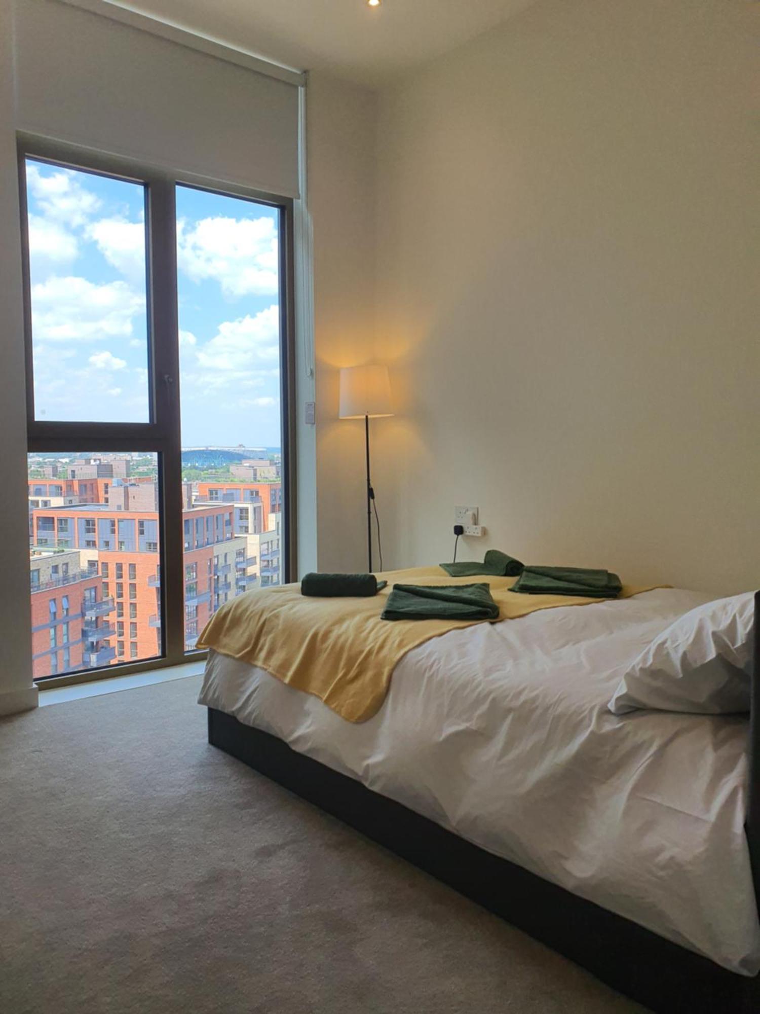 Cozy Room With Private Bathroom In Luxurious Flat London Exterior foto